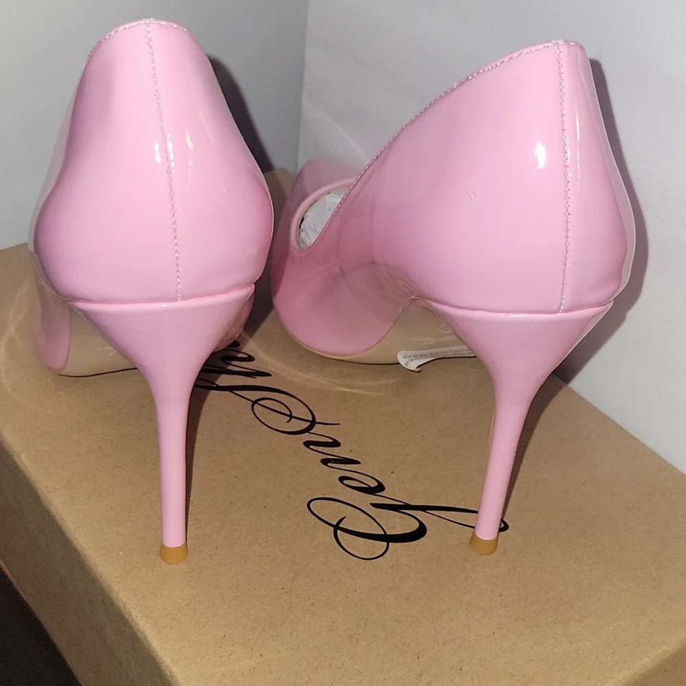 Shoes - Picture 2 of 4